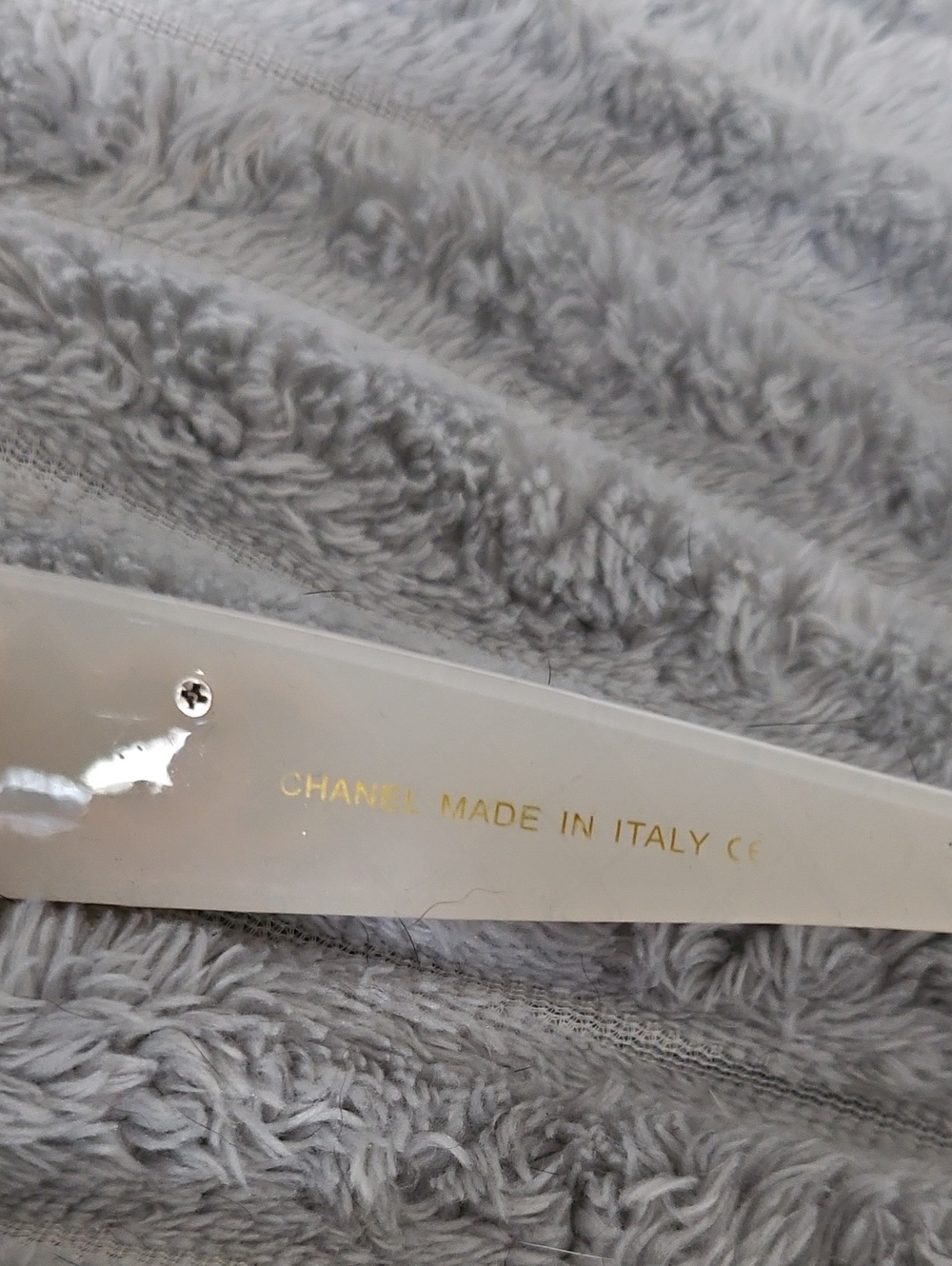 Chanel . ( Read ) - Picture 7 of 9
